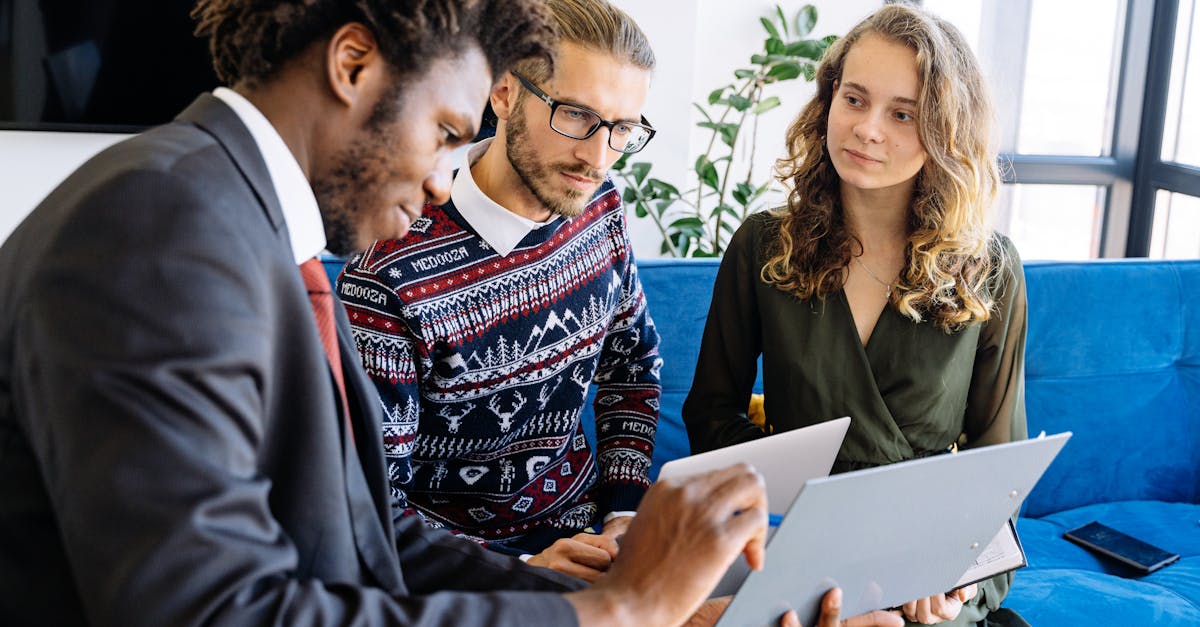 assurance prêt hypothécaire pour protéger les emprunteurs contre les risques liés au remboursement de prêts hypothécaires en cas d'invalidité, de décès ou de perte d'emploi.